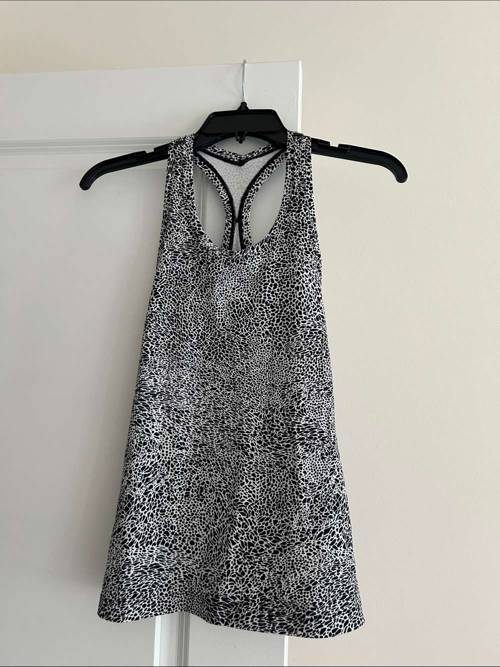 Lululemon Black and White Racerback Top. Size S